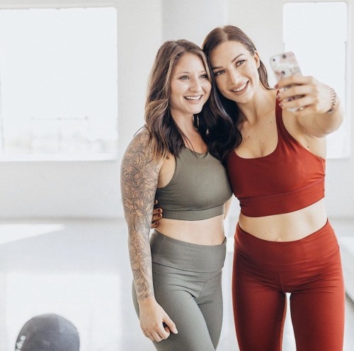 005 : MINISODE Q&A IMAGE CORPORELLE - EST-CE QU’AVOIR ENVIE DE CHANGER TON CORPS SIGNIFIE QUE TU DÉTESTES TON CORPS?