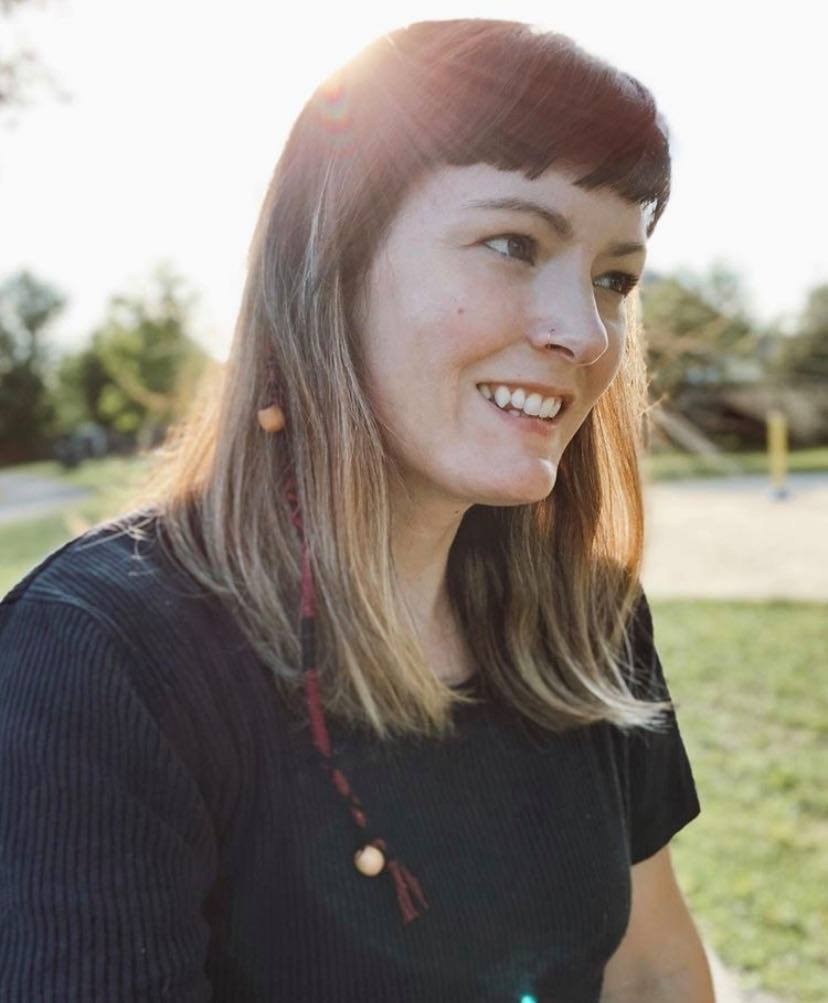 030 KARINA ISABELLE : VIVRE DE SA CRÉATIVITÉ