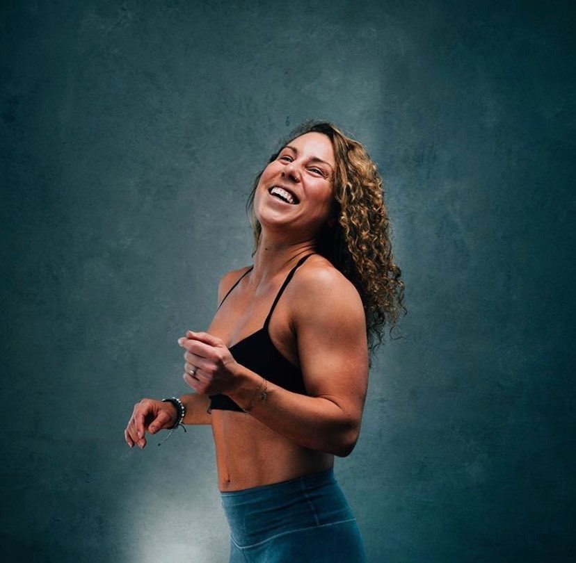 036 Jeanne "Athletic Yogi" : Être flexible ET forte, participer à une retraite en nature et jouer avec les limites du corps